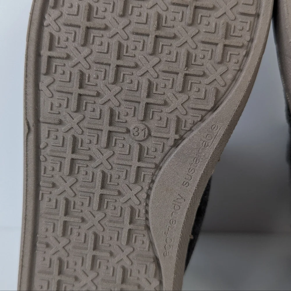 Cienta Kids Gray Suede Chucca Boots 13